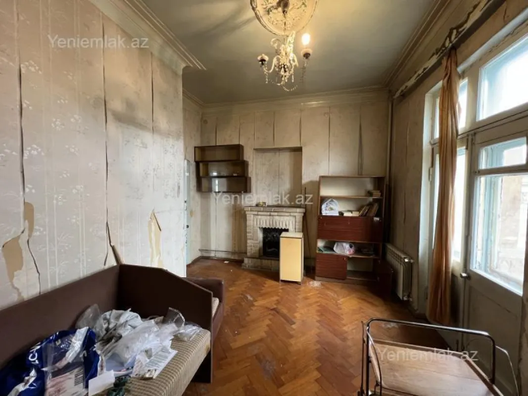 Satılır 3 otaqlı köhnə tikili 75 m²