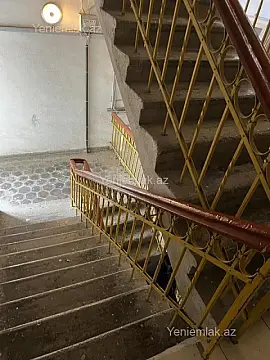 Satılır 3 otaqlı köhnə tikili 75 m²