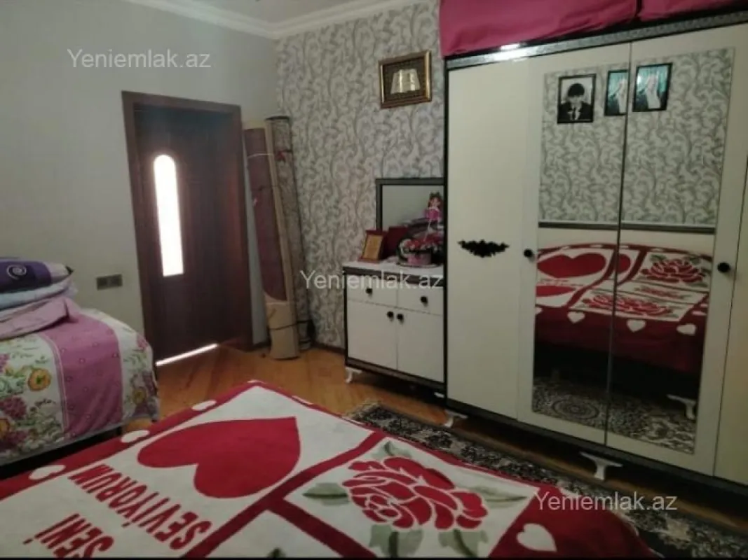 Satılır 5 otaqlı həyət evi 200 m²