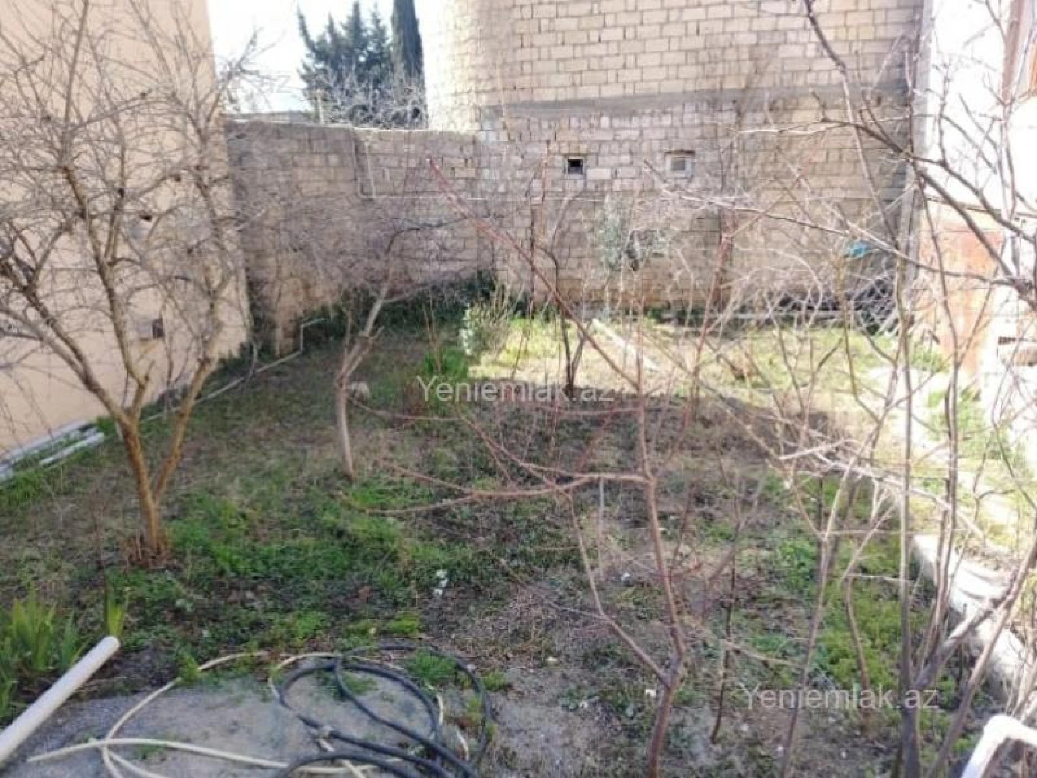 Satılır 5 otaqlı həyət evi 200 m²