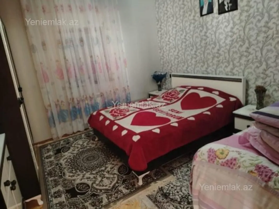 Satılır 5 otaqlı həyət evi 200 m²