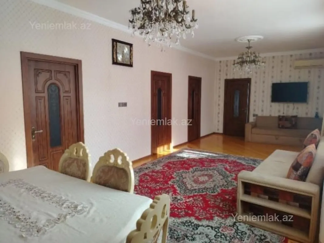 Satılır 5 otaqlı həyət evi 200 m²
