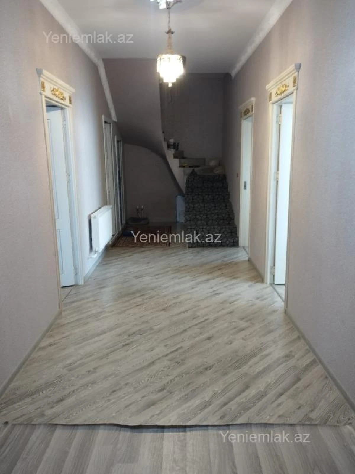 Satılır 6 otaqlı həyət evi 180 m²