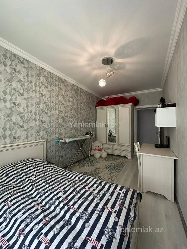Satılır 3 otaqlı köhnə tikili 90 m²