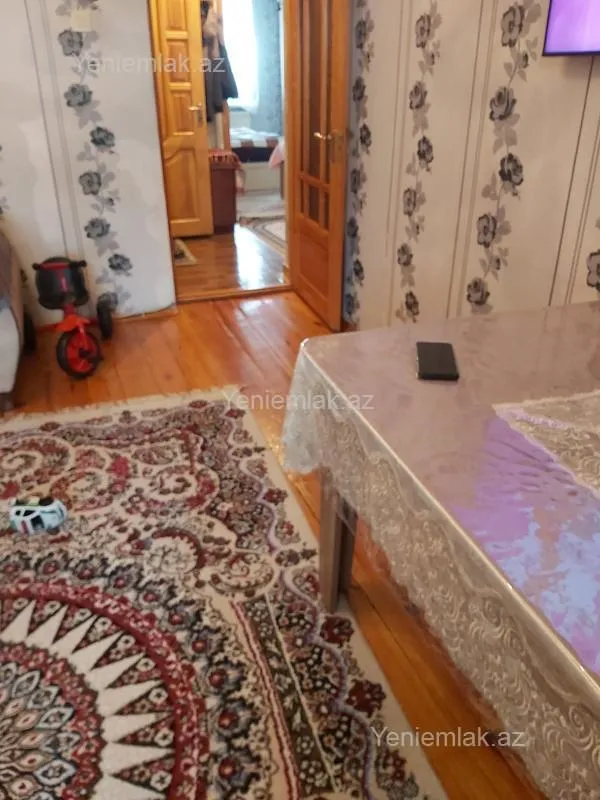 Satılır 2 otaqlı köhnə tikili 50 m²