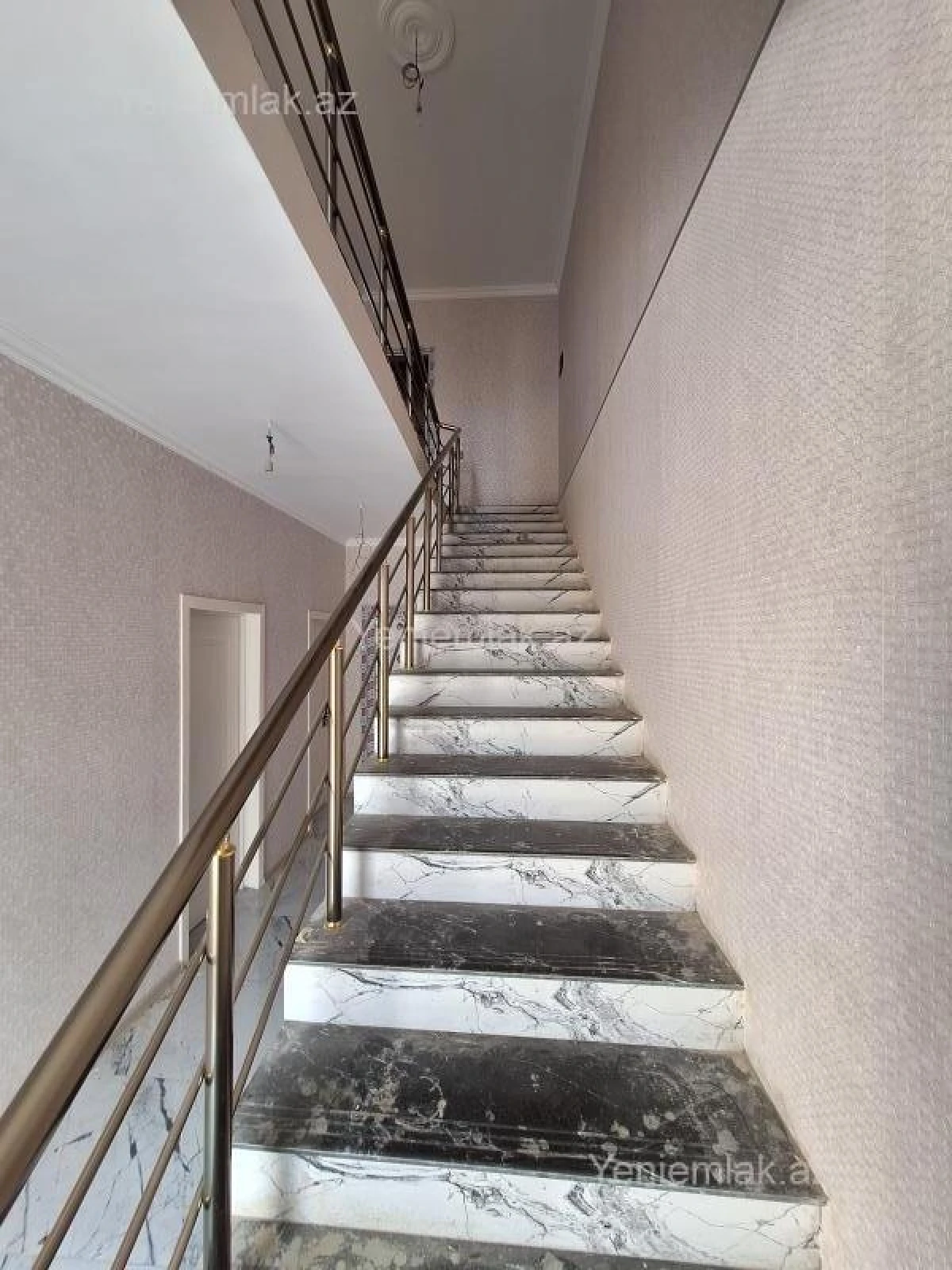 Satılır 4 otaqlı həyət evi 120 m²