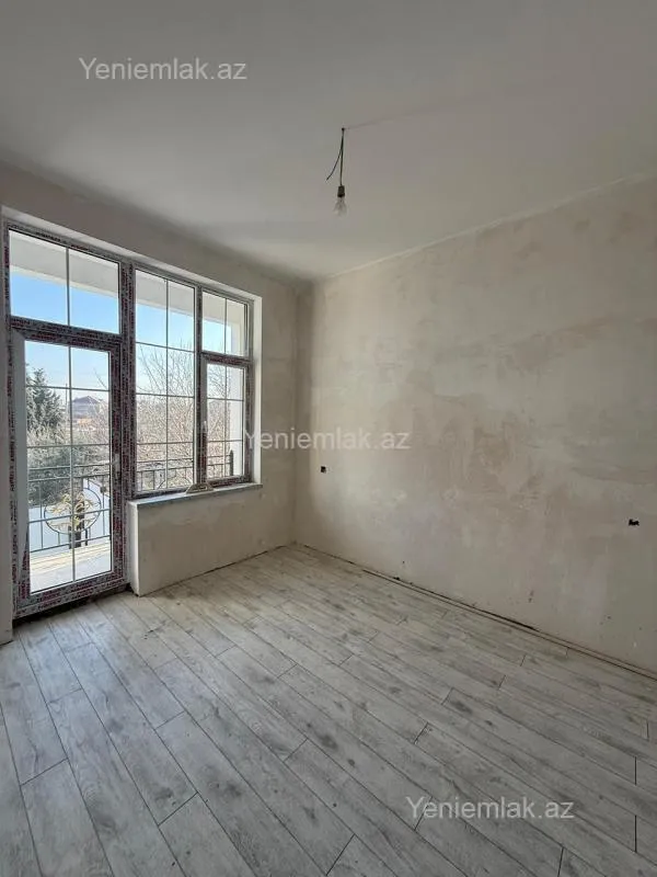 Satılır 5 otaqlı həyət evi 160 m²