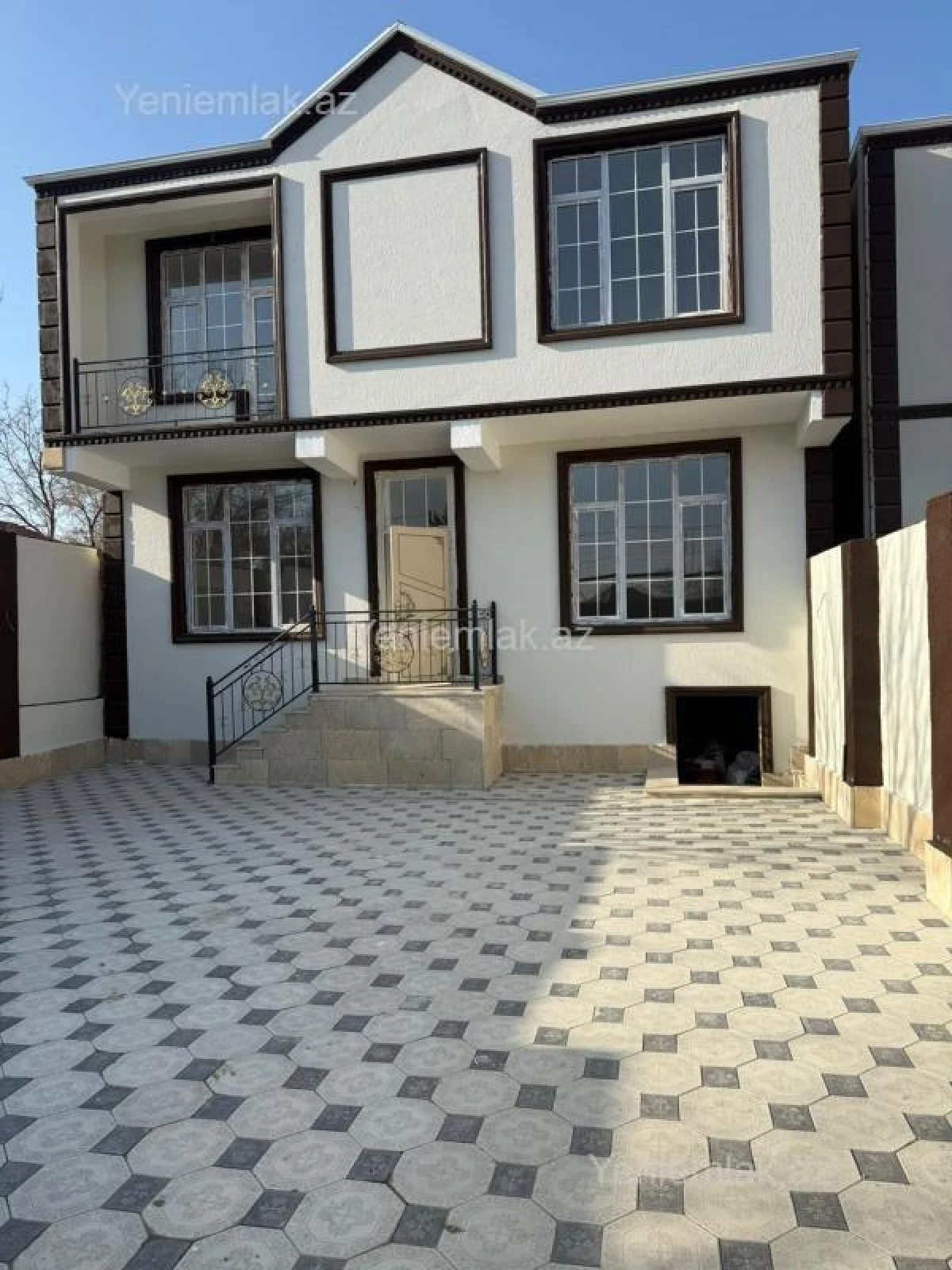 Satılır 5 otaqlı həyət evi 160 m²