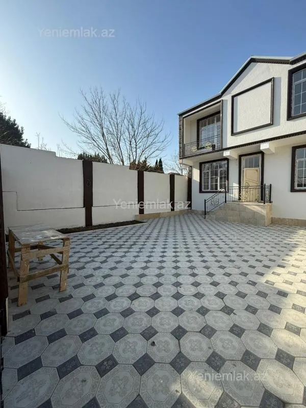 Satılır 5 otaqlı həyət evi 160 m²