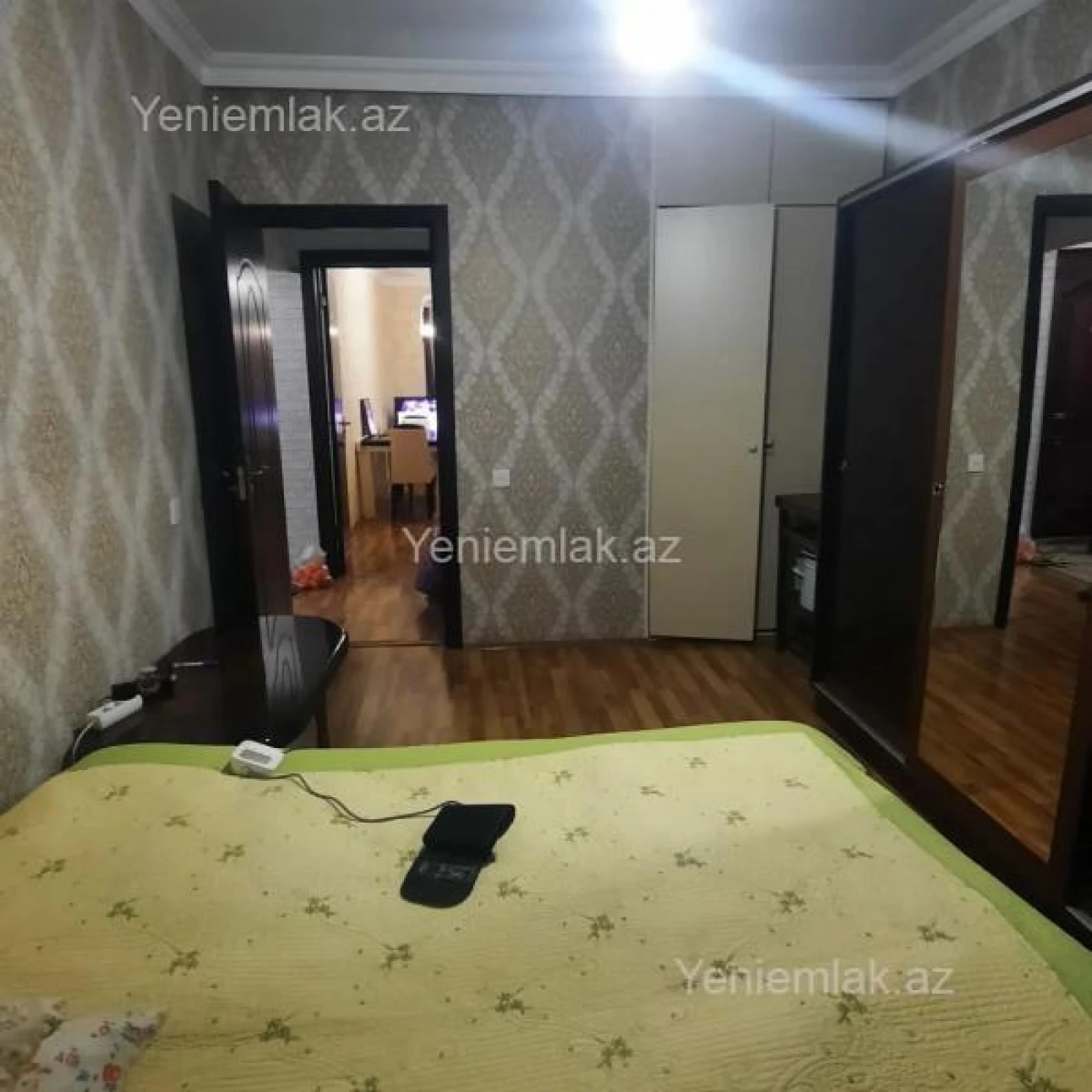 Satılır 2 otaqlı köhnə tikili 60 m²