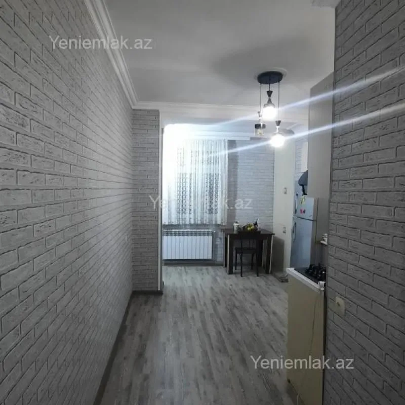 Satılır 2 otaqlı köhnə tikili 60 m²