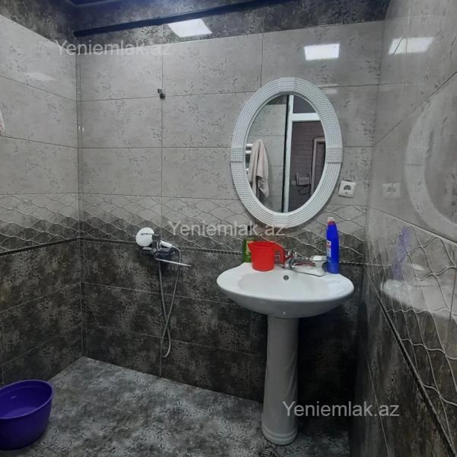Satılır 2 otaqlı köhnə tikili 60 m²