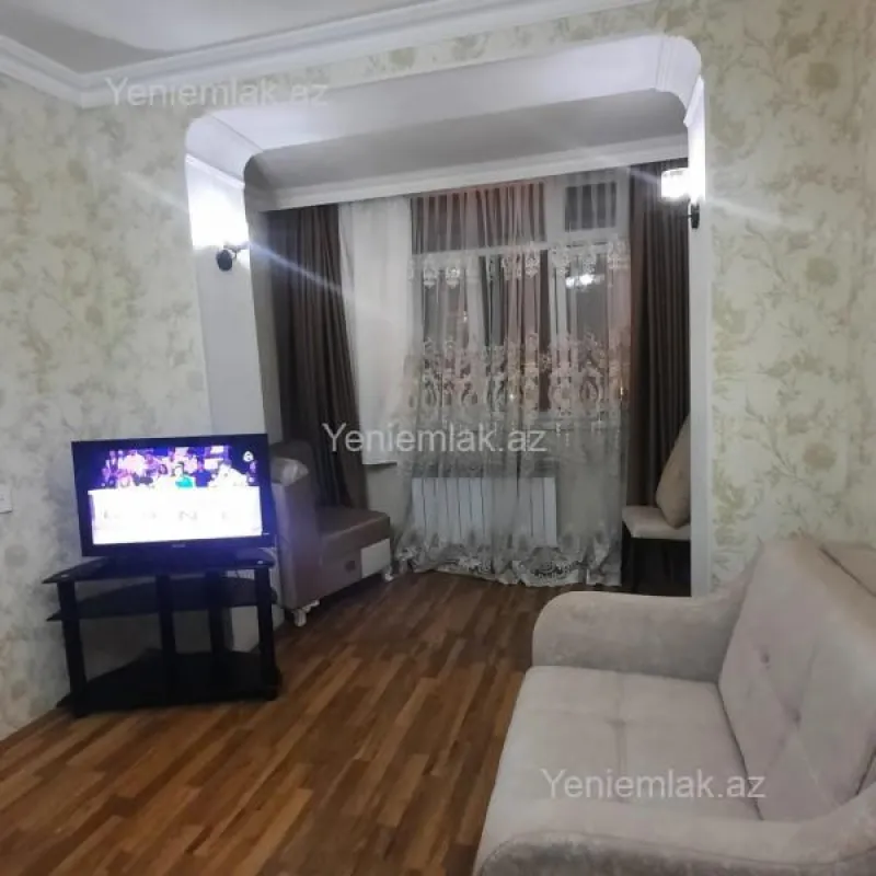 Satılır 2 otaqlı köhnə tikili 60 m²