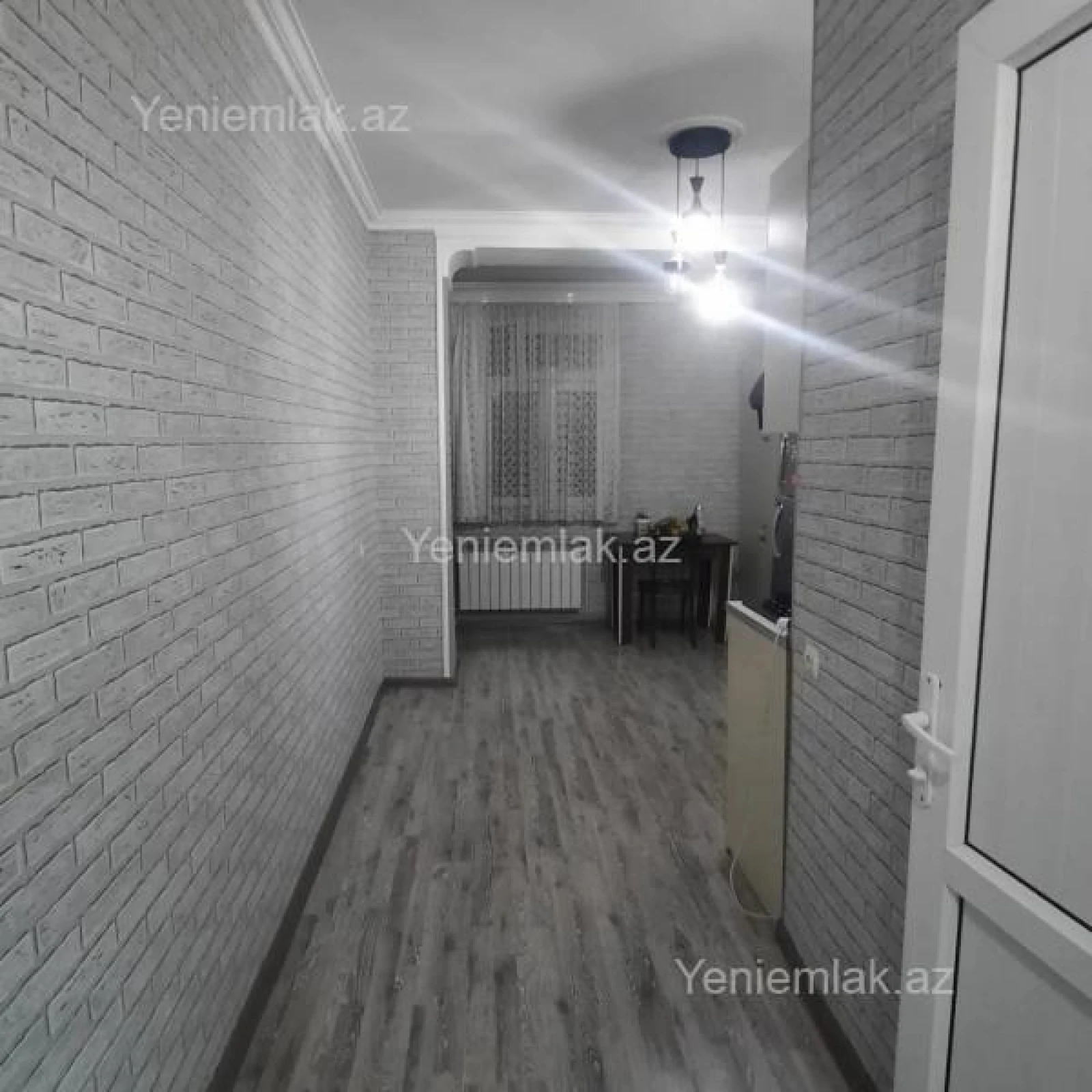 Satılır 2 otaqlı köhnə tikili 60 m²