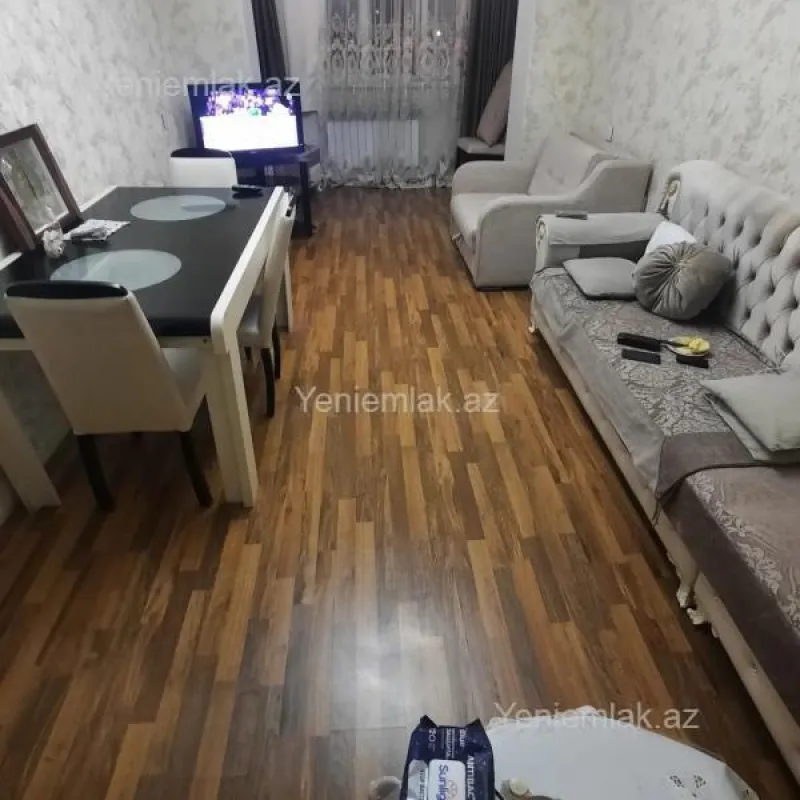Satılır 2 otaqlı köhnə tikili 60 m²