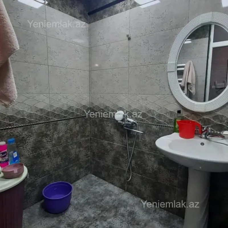 Satılır 2 otaqlı köhnə tikili 60 m²