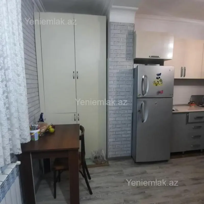Satılır 2 otaqlı köhnə tikili 60 m²