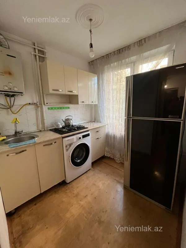 Satılır 1 otaqlı köhnə tikili 35 m²