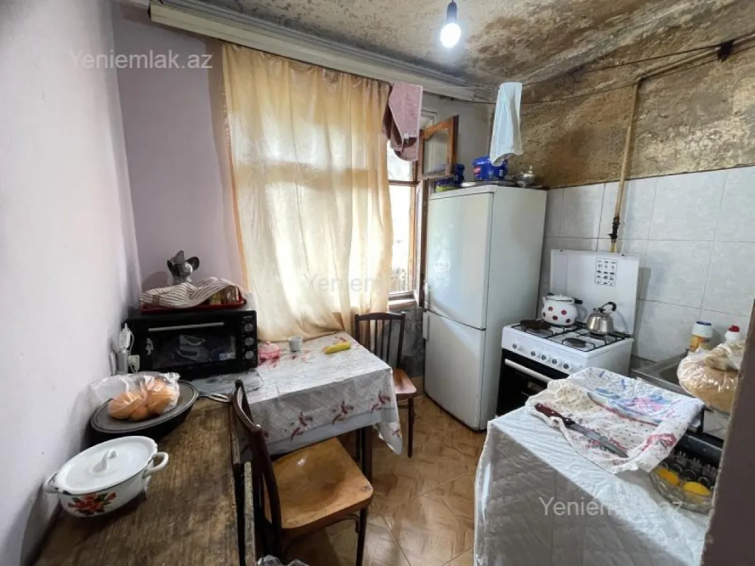 Satılır 2 otaqlı köhnə tikili 47 m²