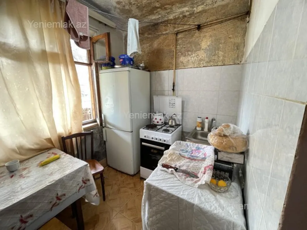 Satılır 2 otaqlı köhnə tikili 47 m²