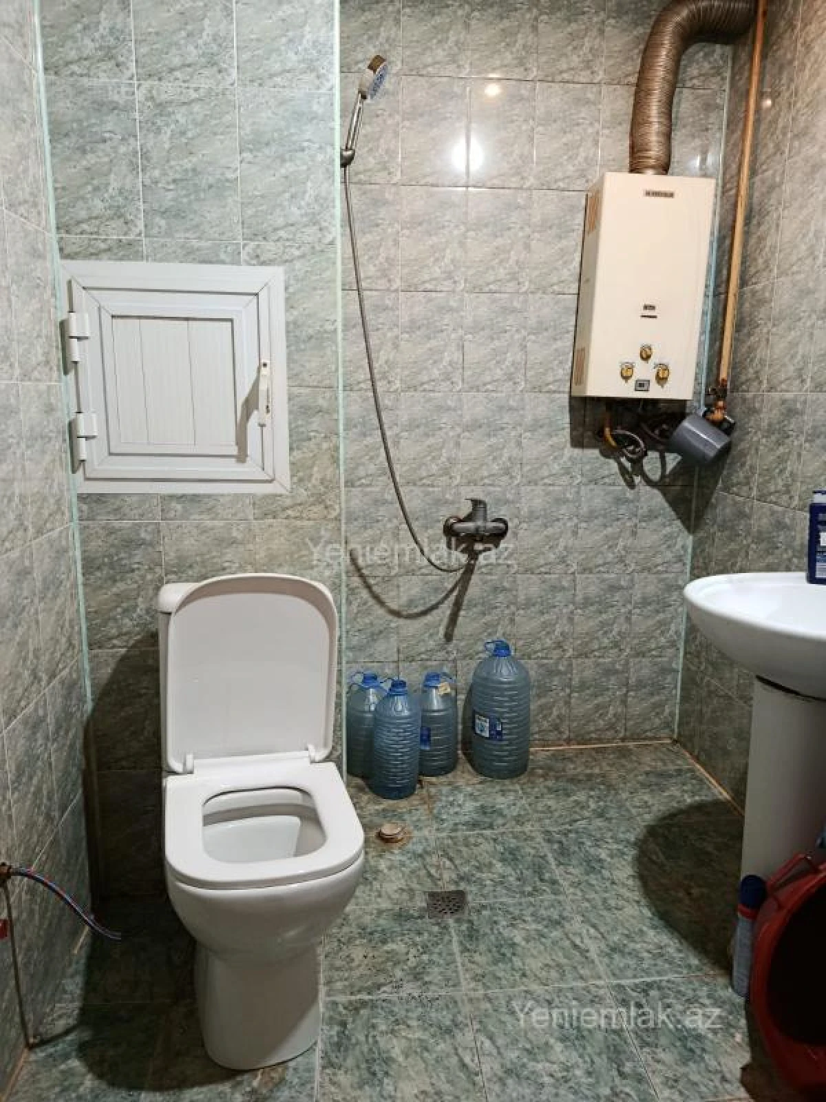 Satılır 1 otaqlı köhnə tikili 40 m²