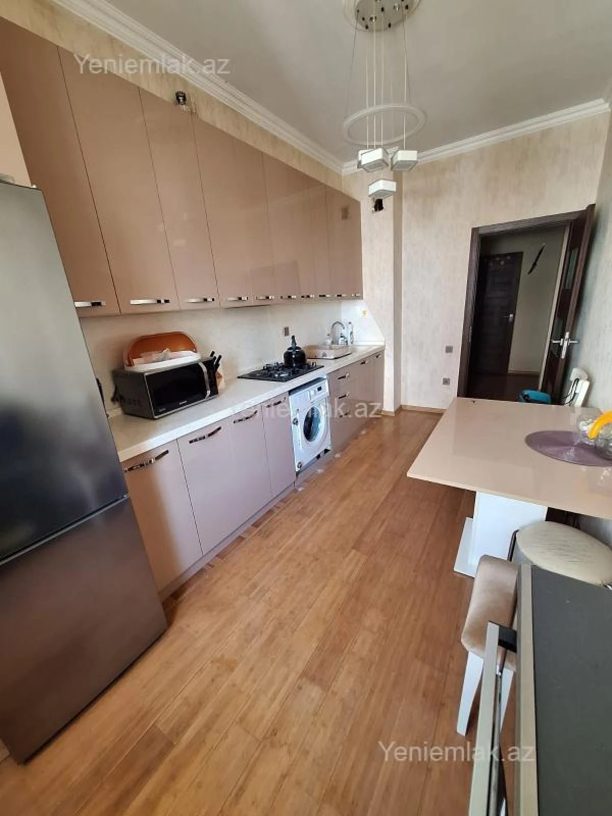 Satılır 3 otaqlı yeni tikili 83 m²