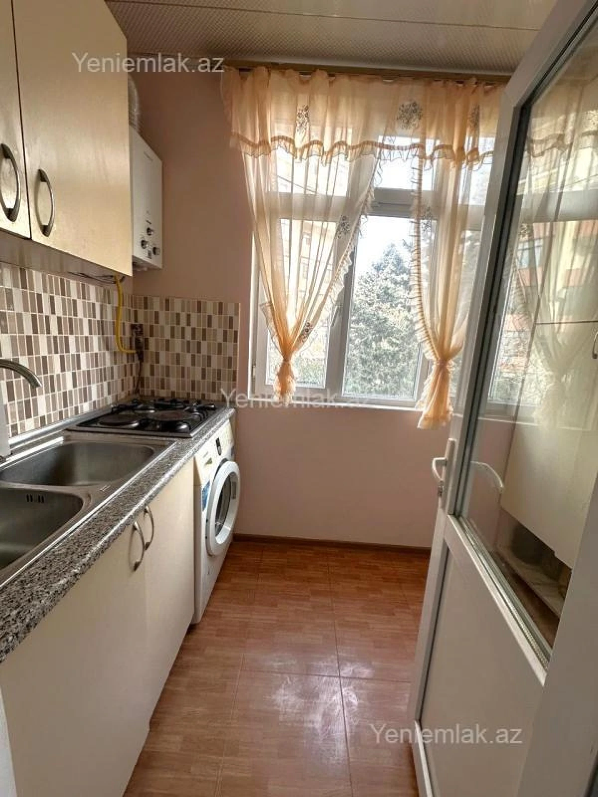 Satılır 3 otaqlı köhnə tikili 60 m²