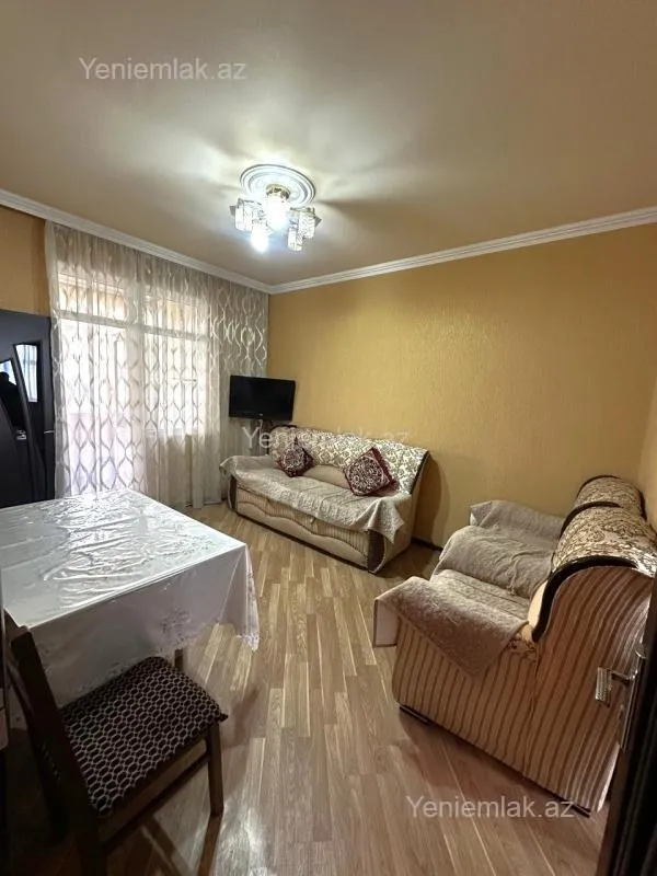 Satılır 3 otaqlı köhnə tikili 60 m²