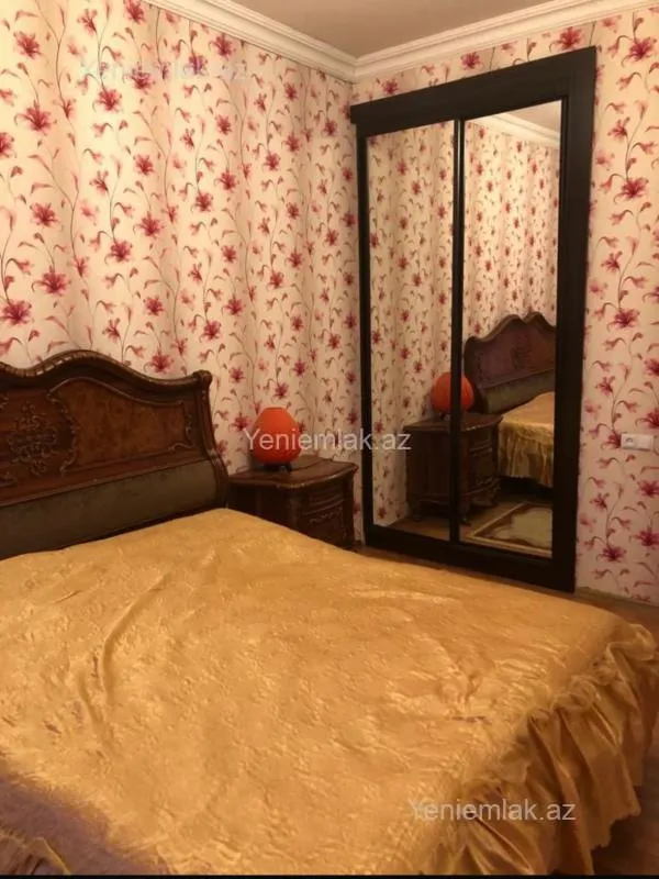 Satılır 2 otaqlı köhnə tikili 65 m²