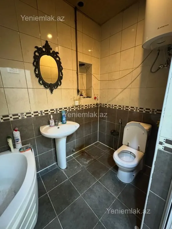 Satılır 2 otaqlı köhnə tikili 65 m²