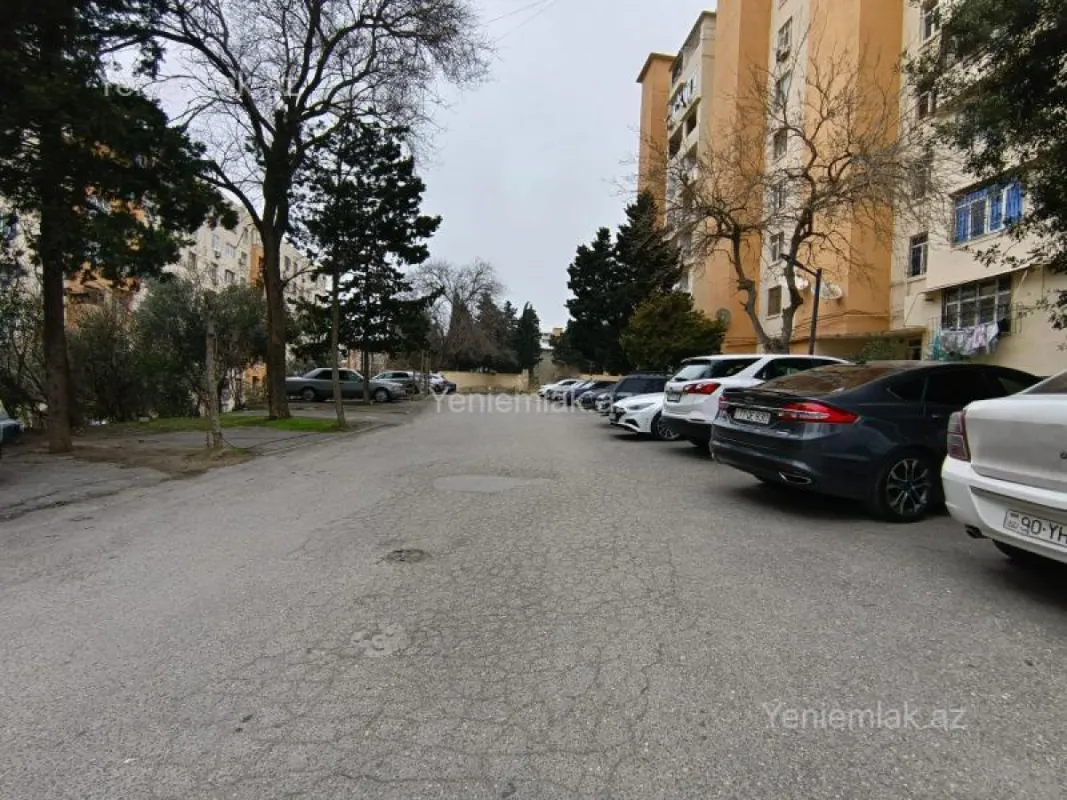 Satılır 3 otaqlı köhnə tikili 80 m²