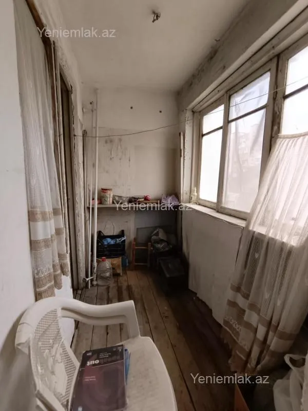 Satılır 3 otaqlı köhnə tikili 80 m²