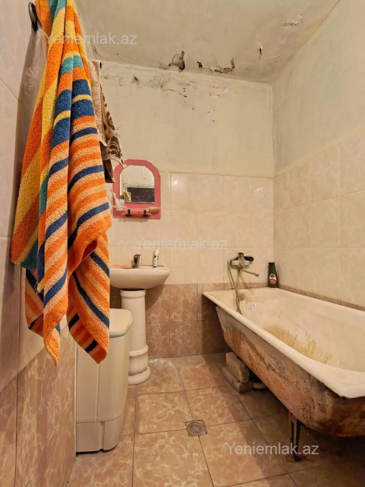 Satılır 3 otaqlı köhnə tikili 80 m²