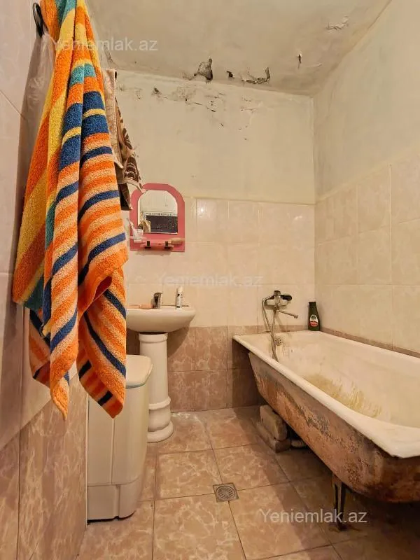 Satılır 3 otaqlı köhnə tikili 80 m²