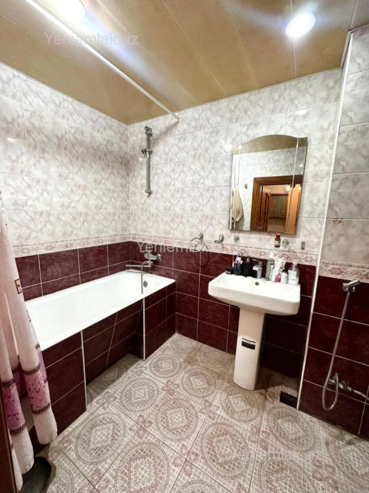 Satılır 3 otaqlı köhnə tikili 90 m²