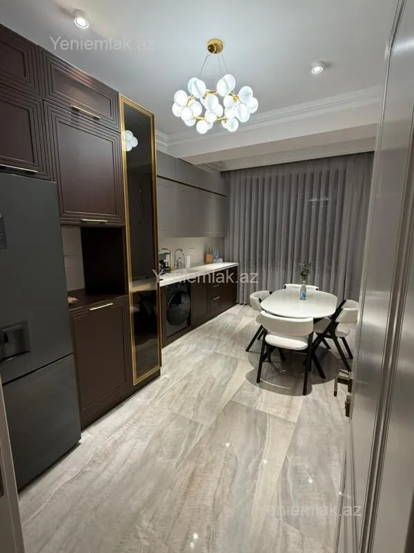 Satılır 3 otaqlı yeni tikili 122 m²
