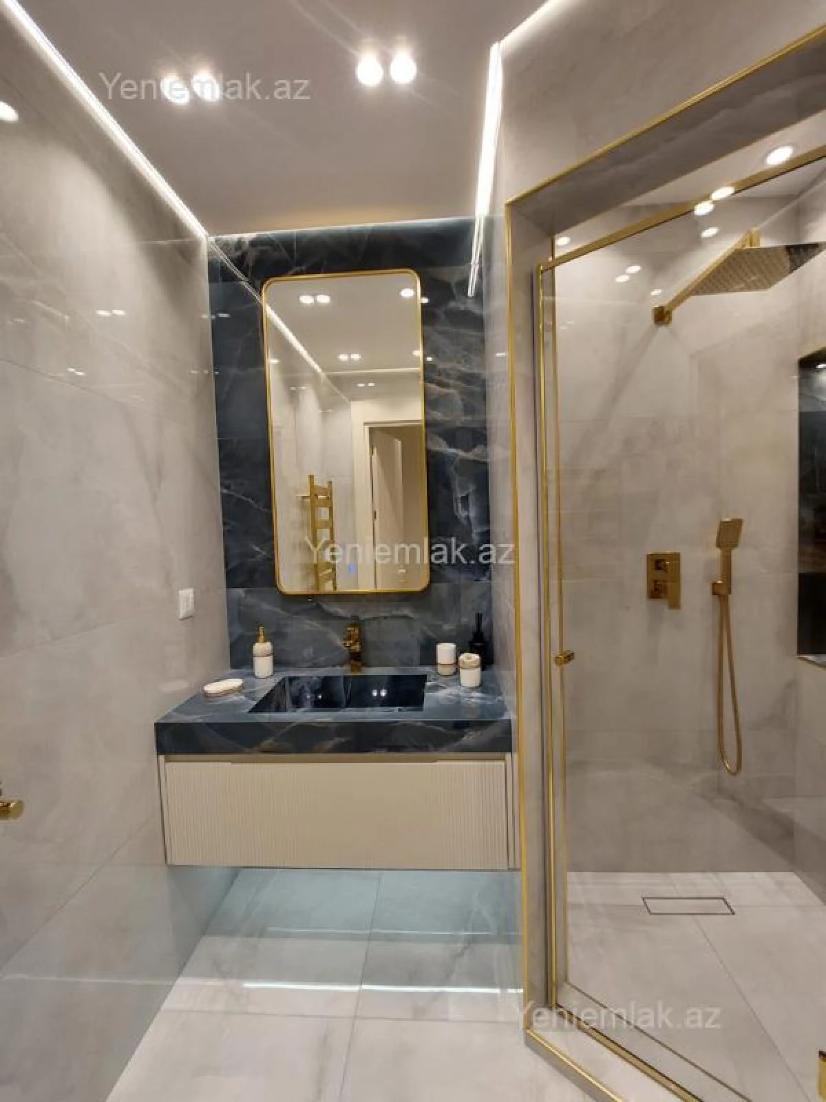 Satılır 3 otaqlı yeni tikili 122 m²