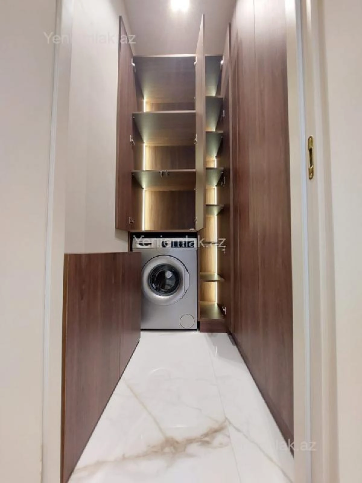 Satılır 3 otaqlı yeni tikili 122 m²