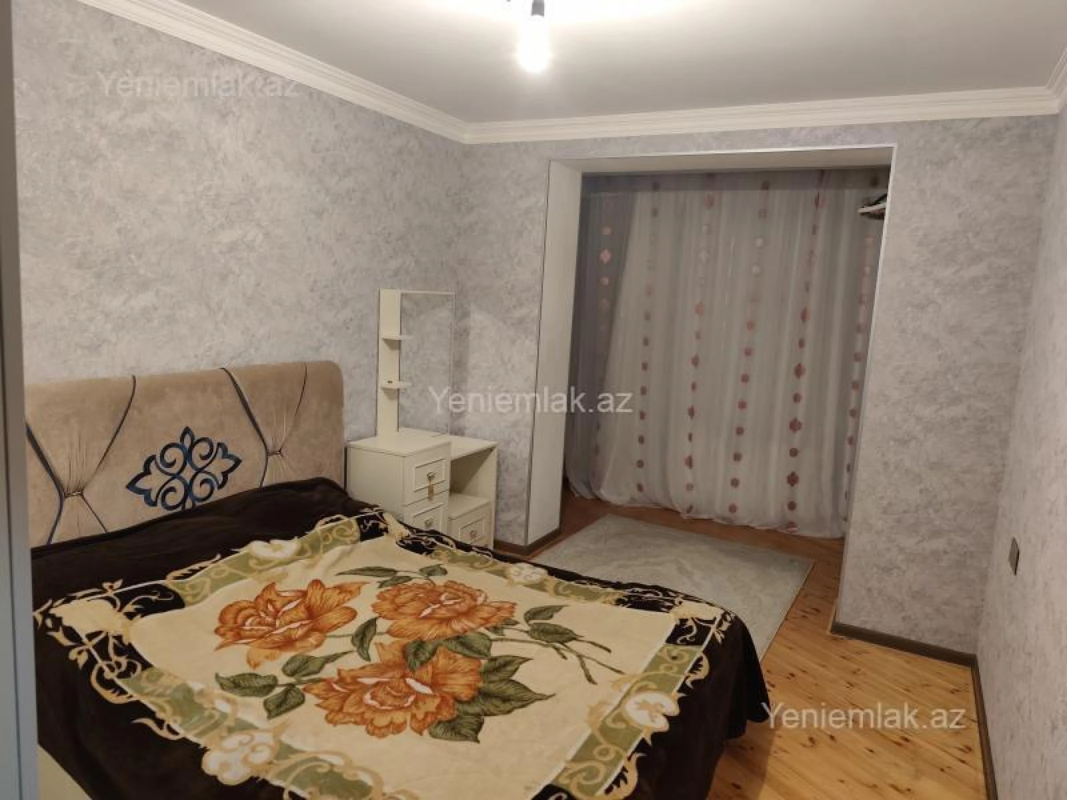 Satılır 4 otaqlı köhnə tikili 95 m²