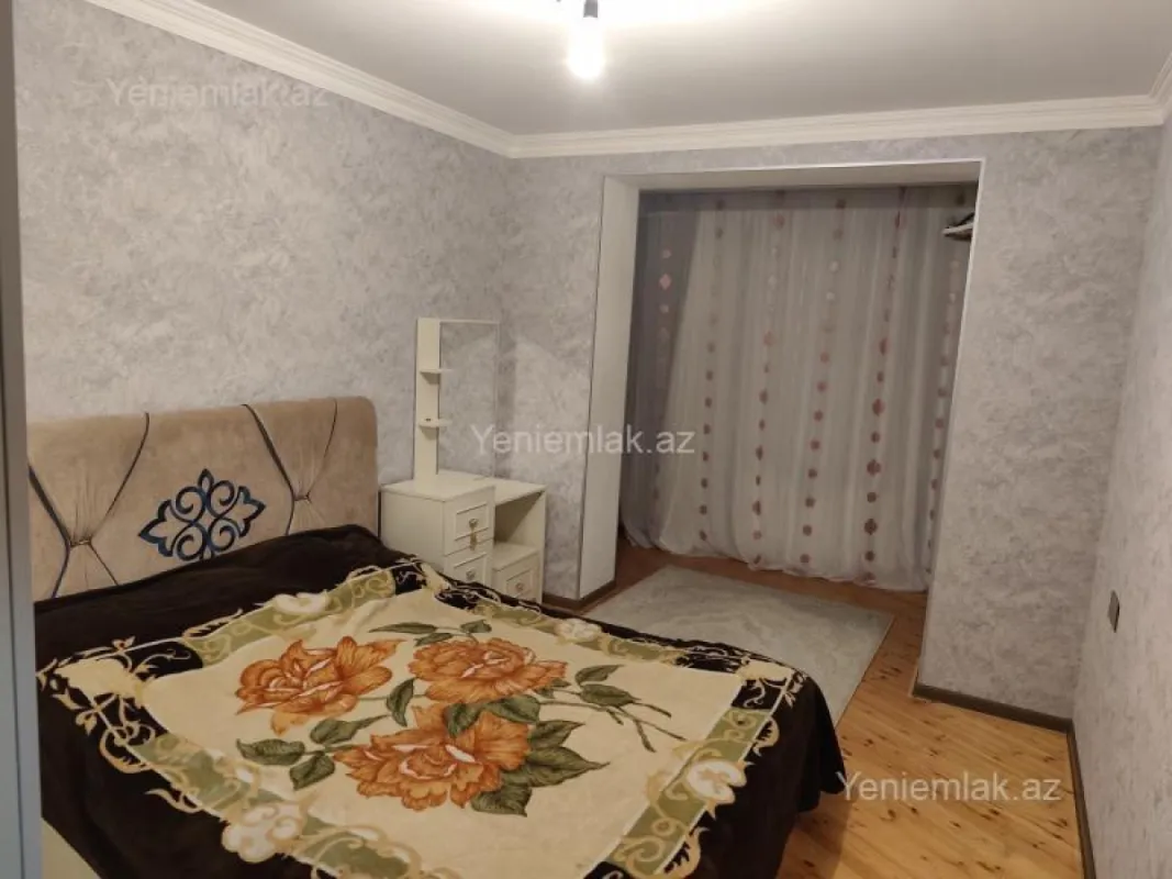Satılır 4 otaqlı köhnə tikili 95 m²