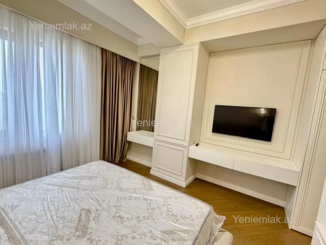 Satılır 4 otaqlı yeni tikili 205 m²