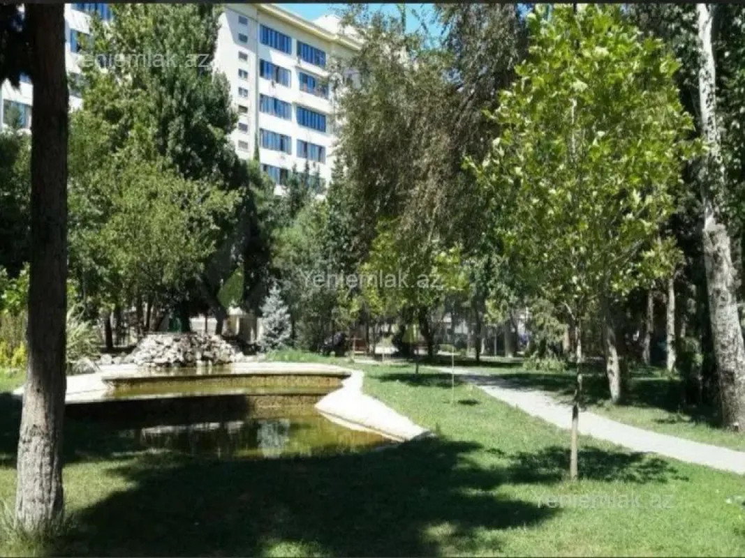 Satılır 2 otaqlı köhnə tikili 70 m²