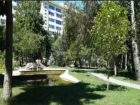 Satılır 2 otaqlı köhnə tikili 70 m² — Bakı, Binəqədi 2 otaq 70.00 m²