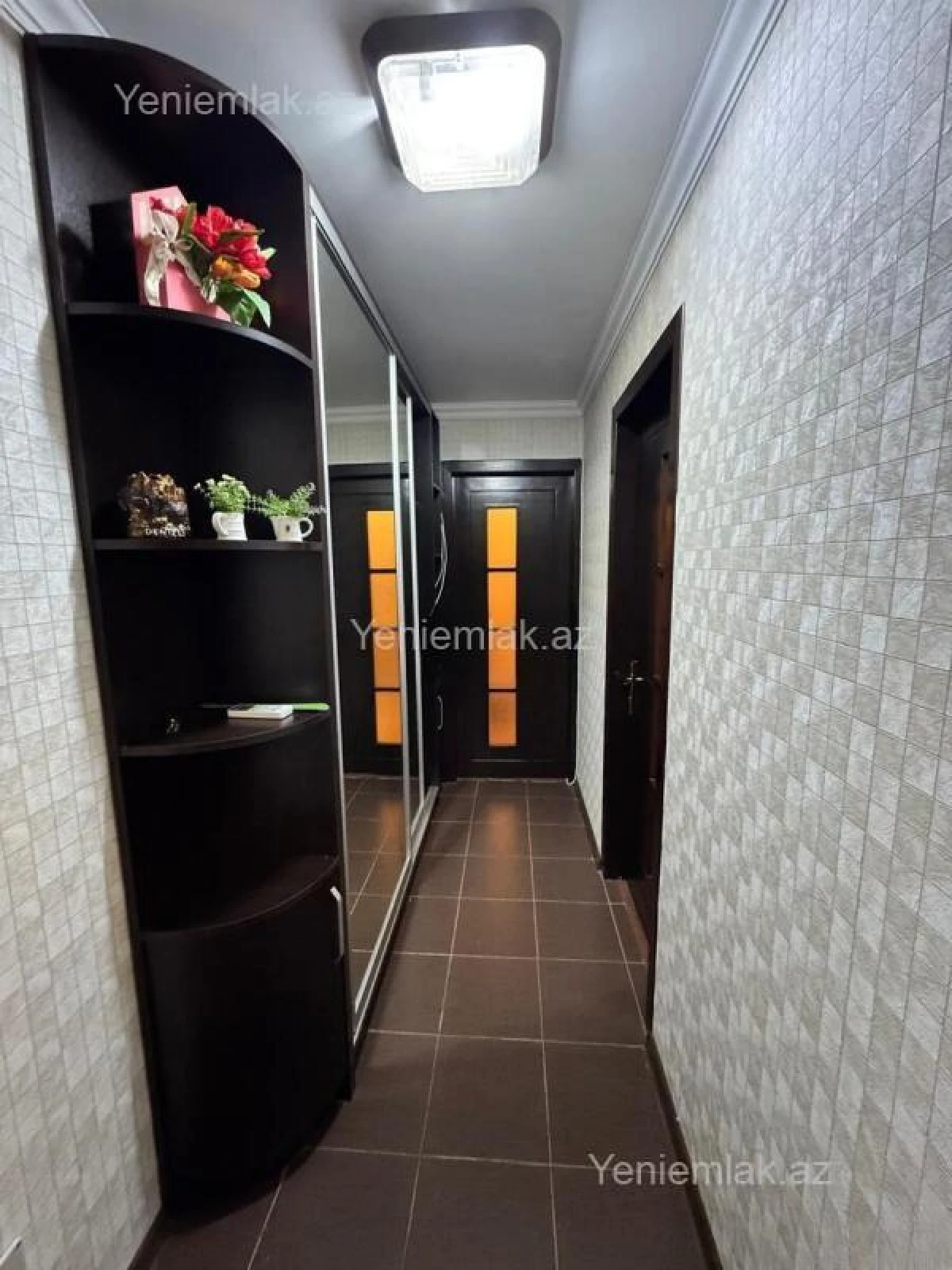 Satılır 2 otaqlı köhnə tikili 55 m²