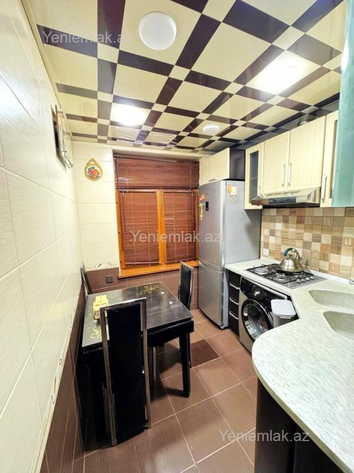 Satılır 2 otaqlı köhnə tikili 55 m²