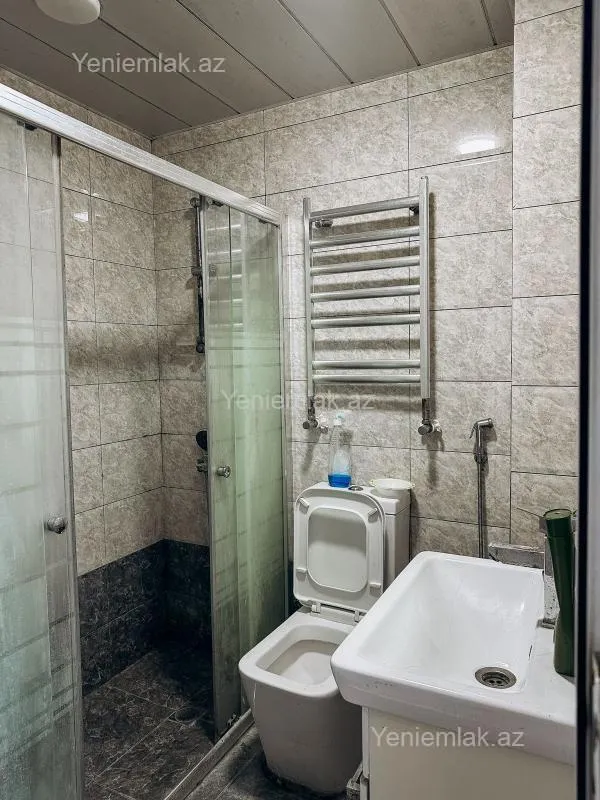 Satılır 2 otaqlı köhnə tikili 60 m²