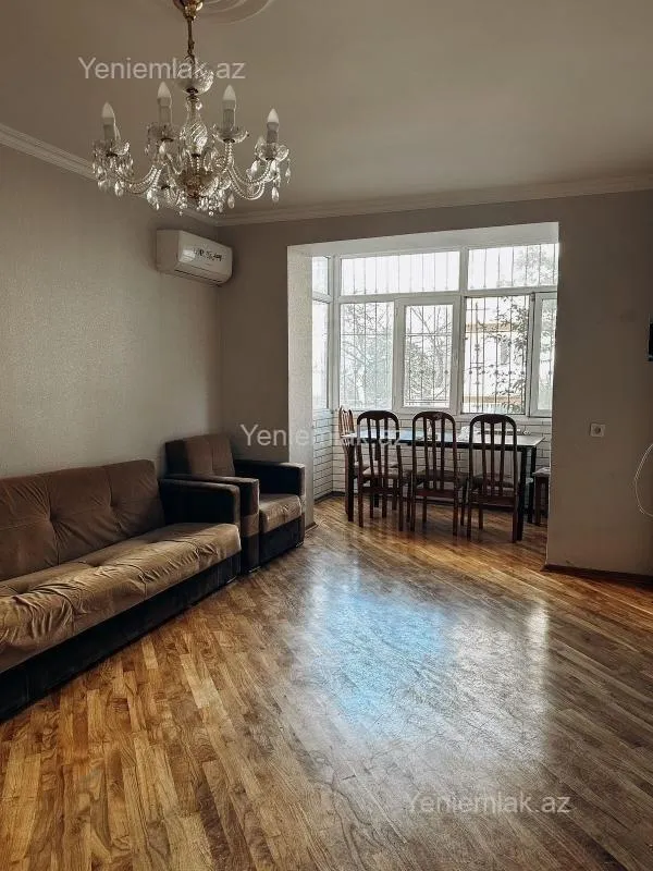 Satılır 2 otaqlı köhnə tikili 60 m²