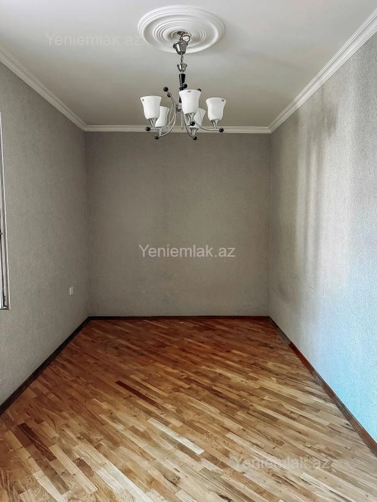 Satılır 2 otaqlı köhnə tikili 60 m²