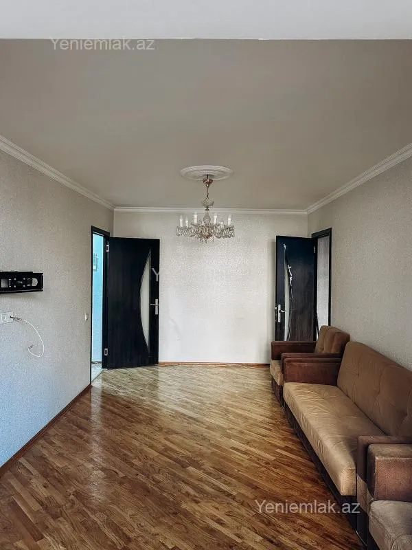 Satılır 2 otaqlı köhnə tikili 60 m²