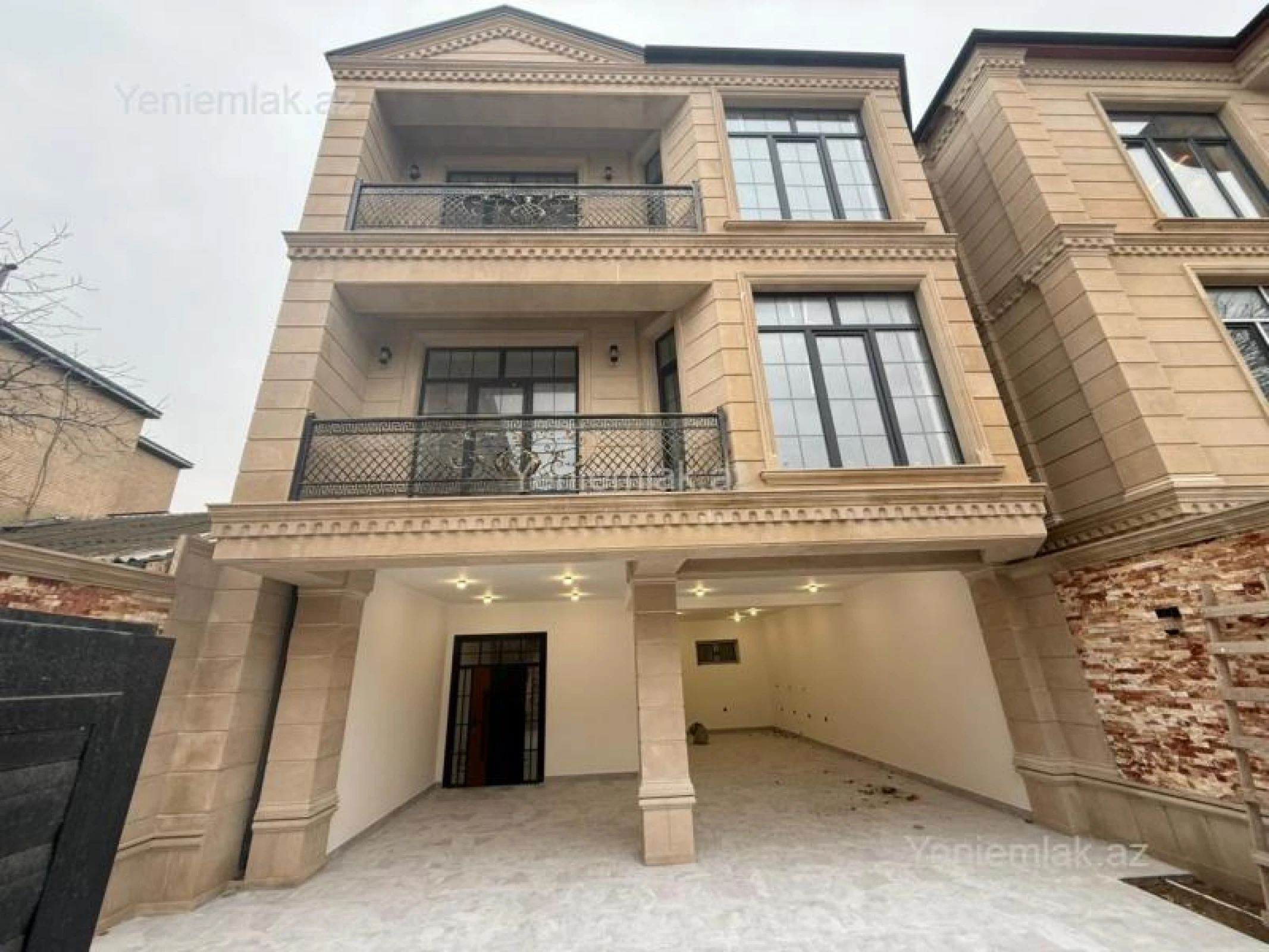 Satılır 7 otaqlı həyət evi 400 m²